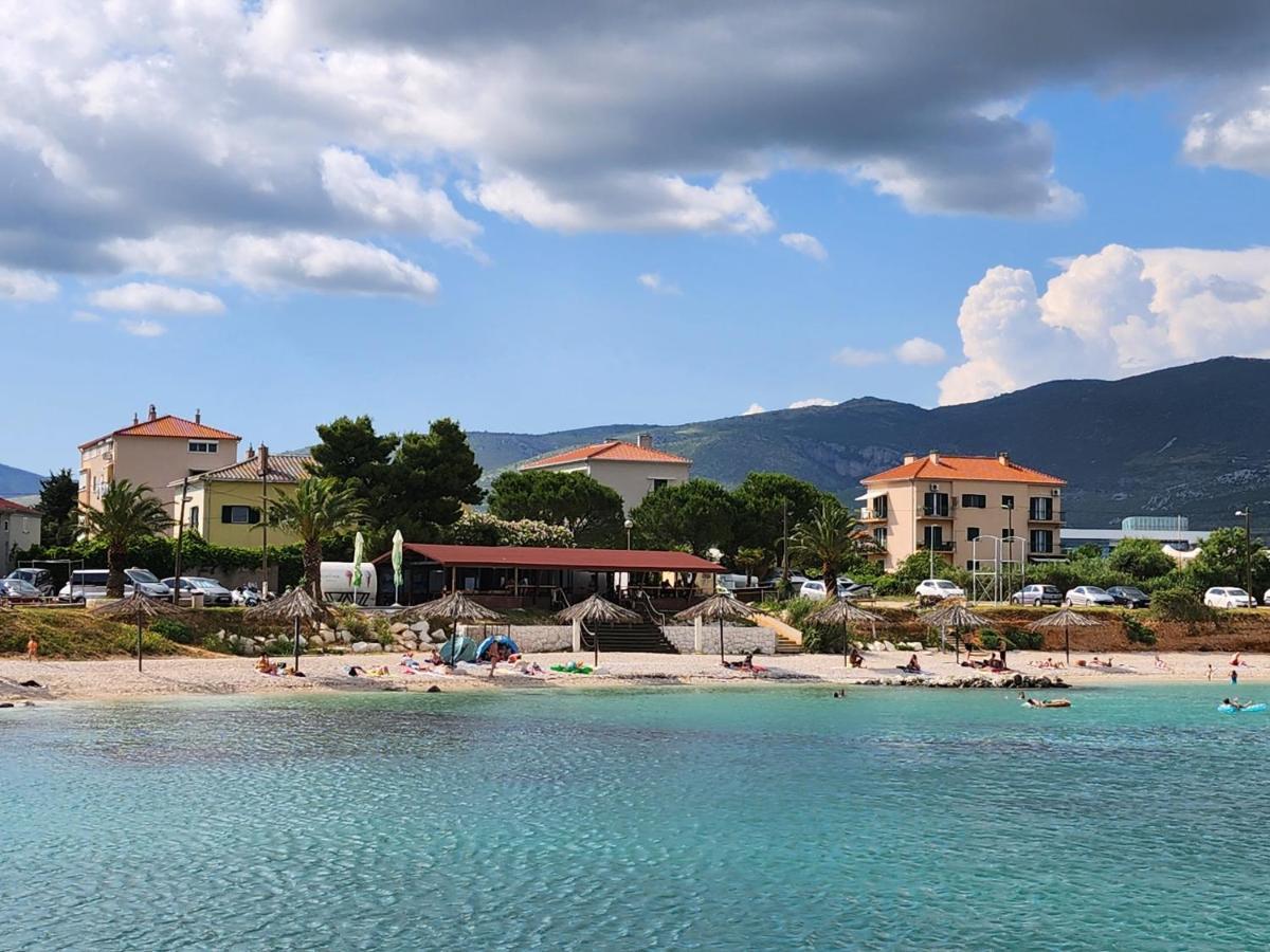 Airport Split Apartment Kastel Stafilic Exterior photo